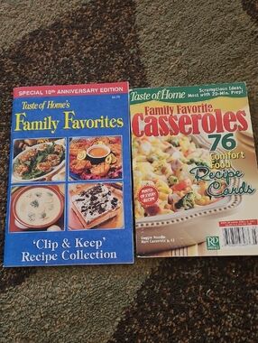 Taste of Home Family Favorites & Casseroles Set - Recipe Magazines